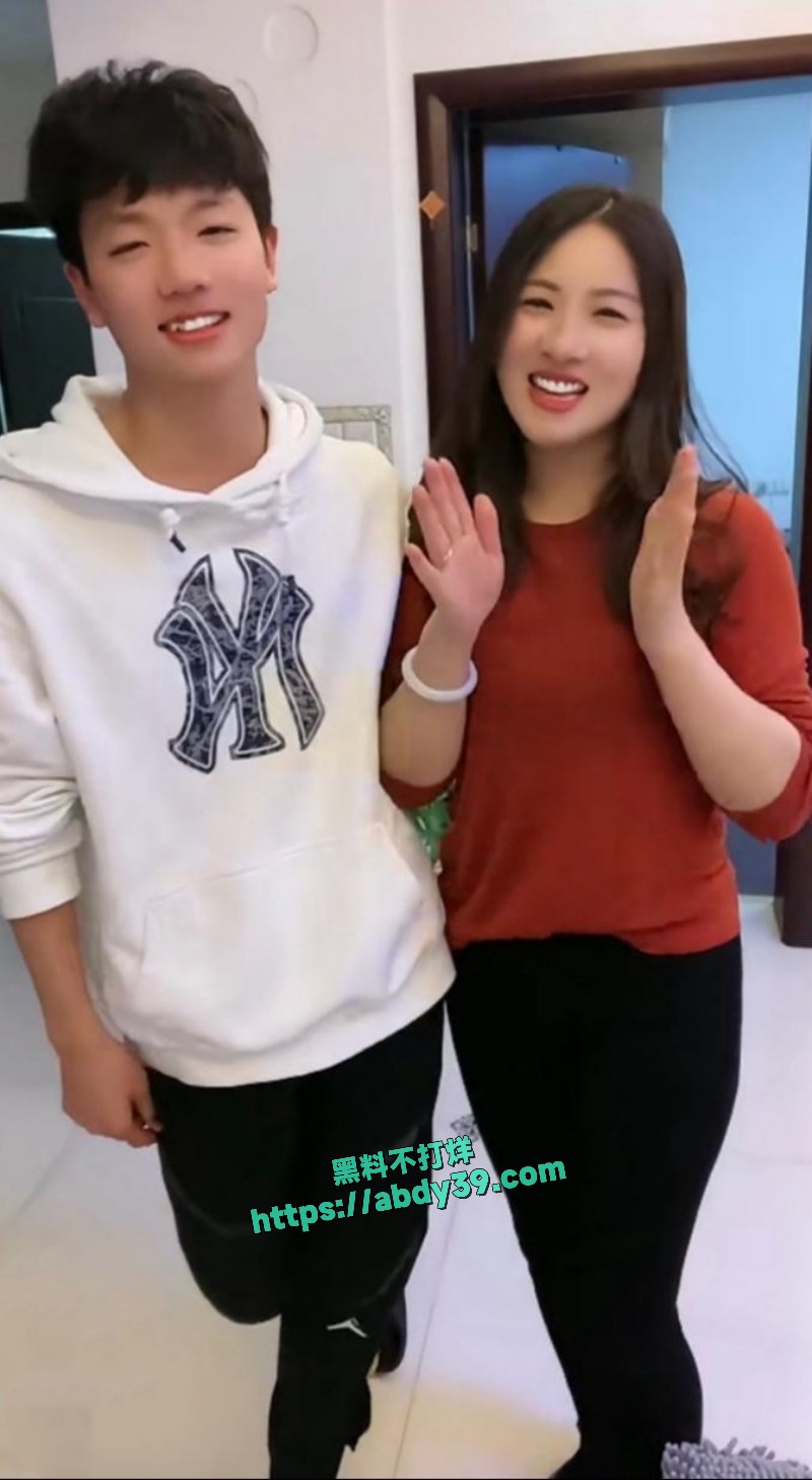 火爆全网的小红书乱伦母子17