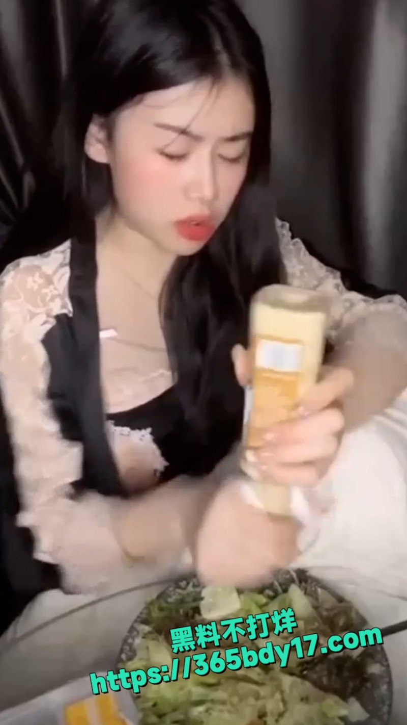 抖音骚气少妇冯笑笑 11