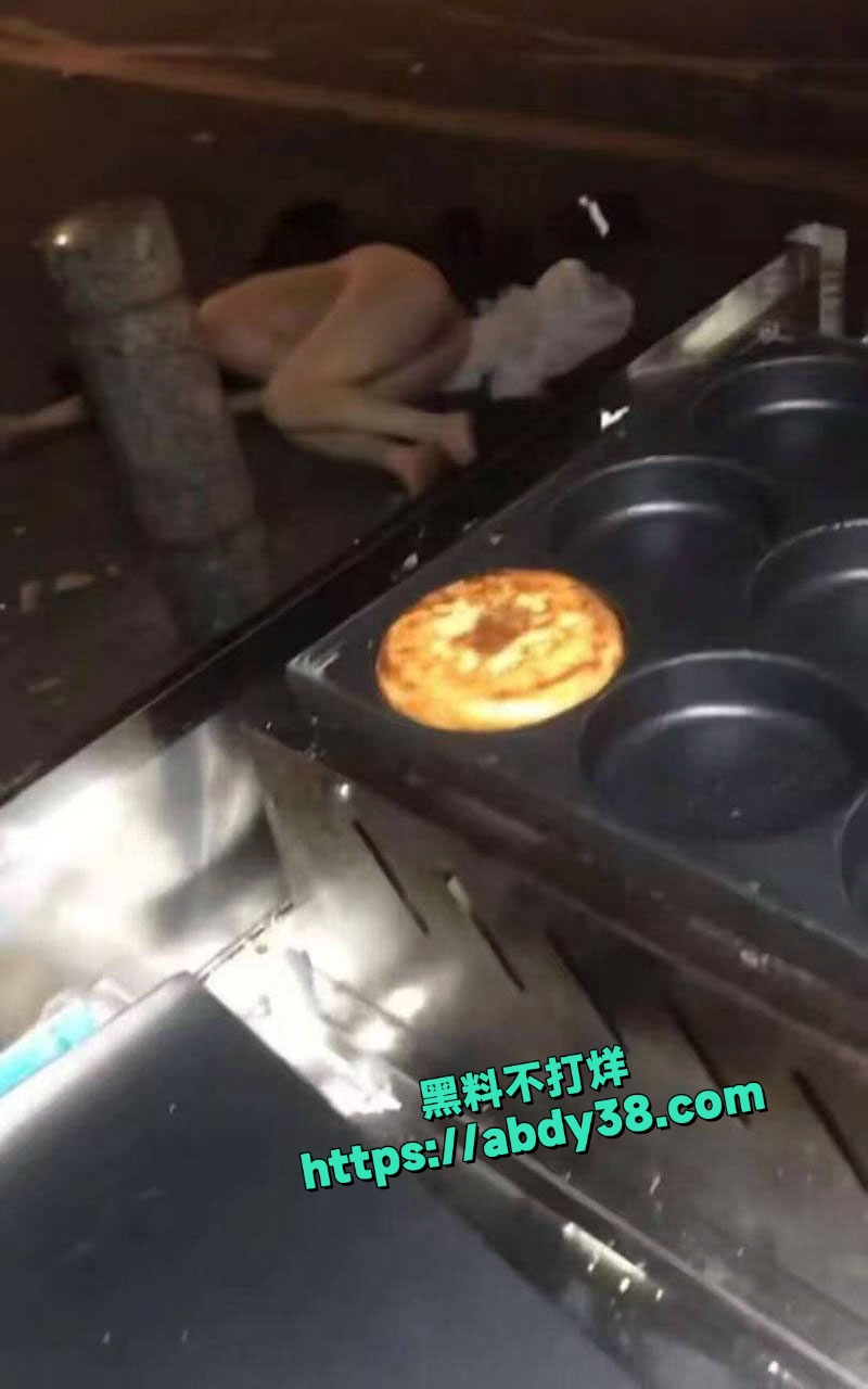 那些醉醺醺被好心大哥照顾的女孩 3