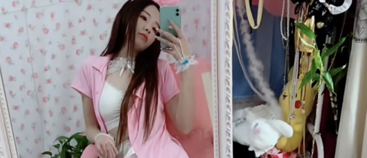 快手 清溪 长腿美女大尺度露下体私人订制