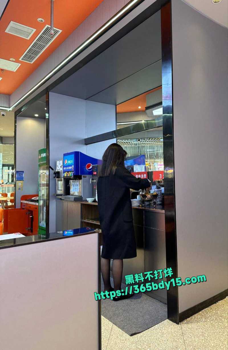 粉嫩高颜值女大学生下海兼职