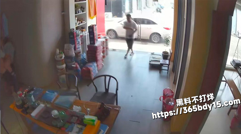 一边开店一边白日宣淫3