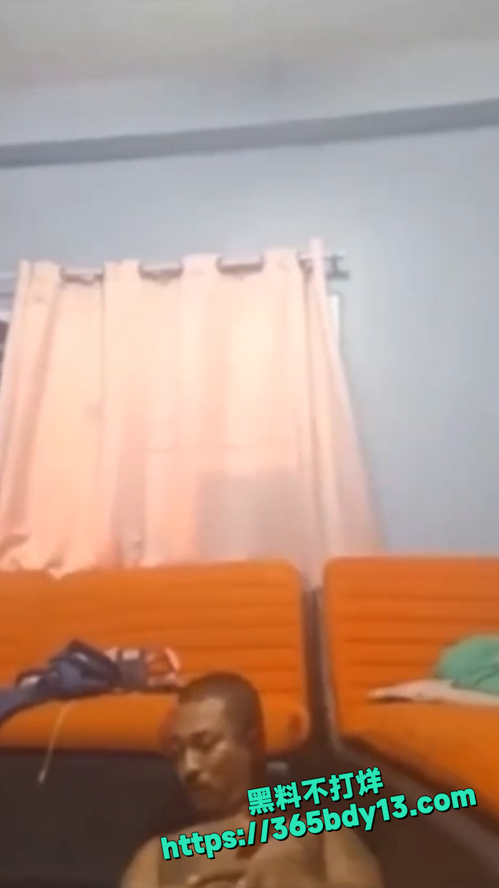 泰国男子直播开枪自杀 8