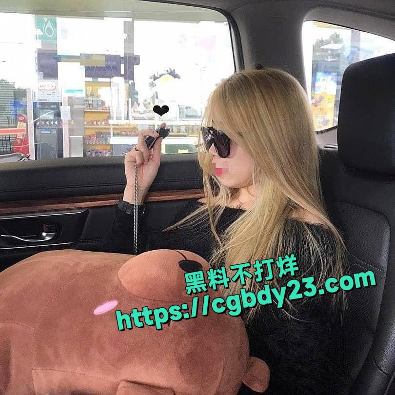 金发美女被男友带到酒店开房打炮5