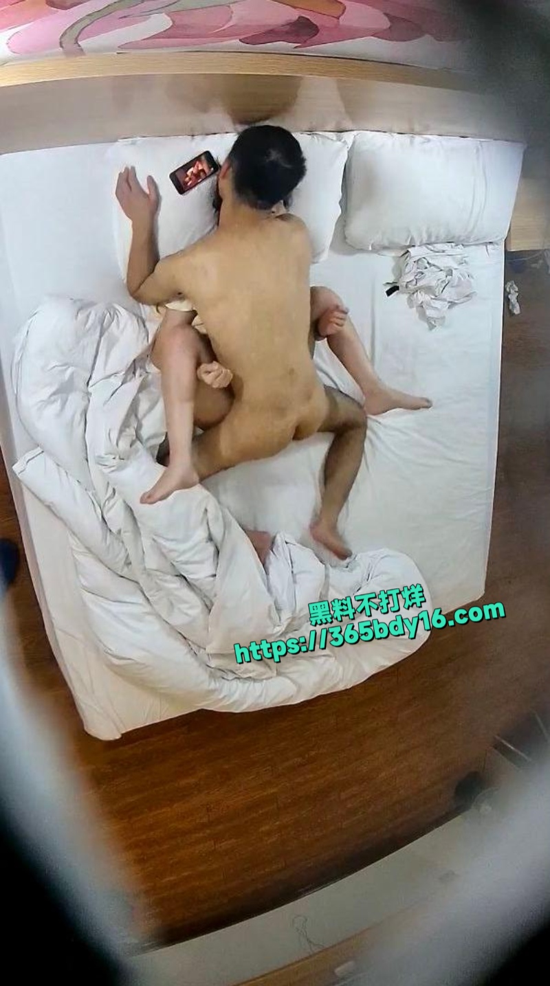 安防酒店近视角偷拍丸子头少妇偷情年轻小伙3