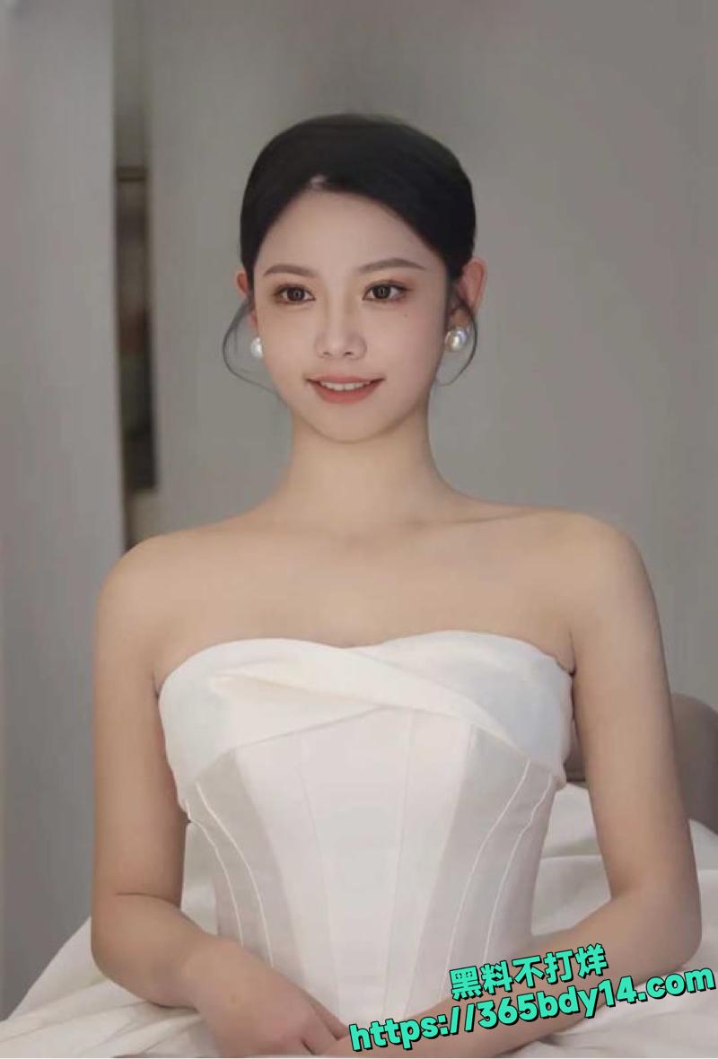 COCO直播新娘化妆意外露点6.