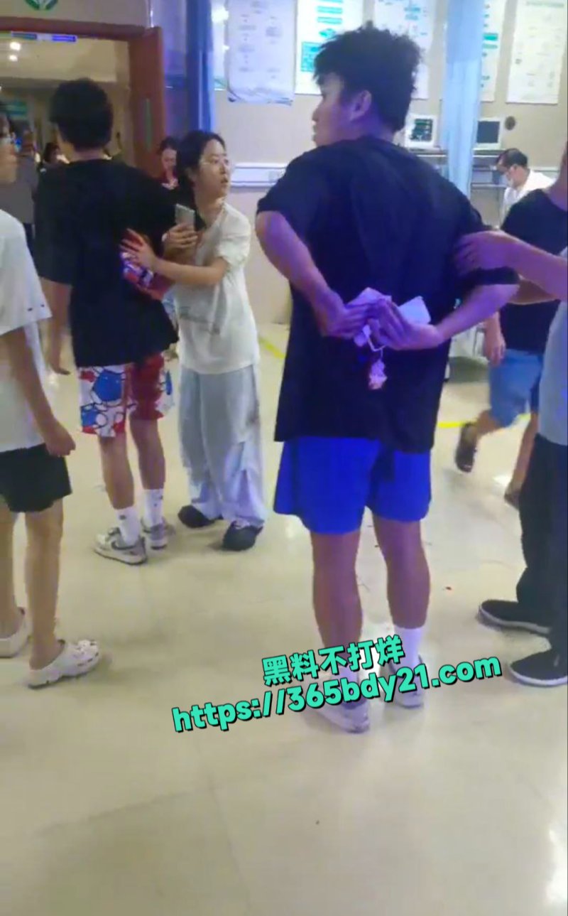 福建泉州市持刀伤人2