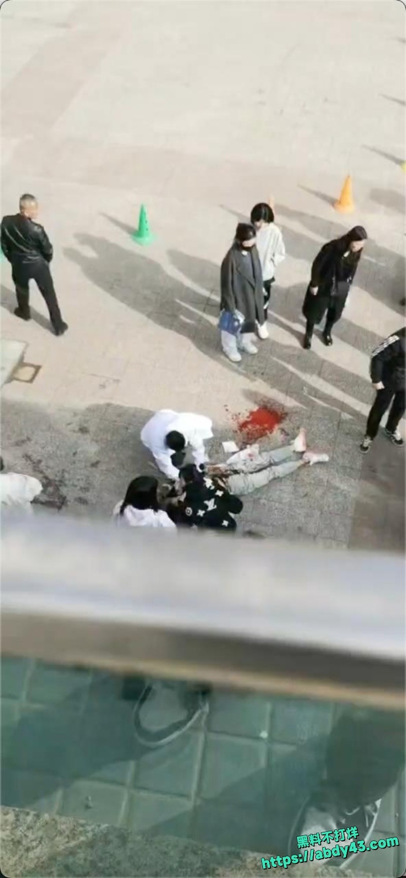青海西宁城北区南门体育馆持刀伤人9