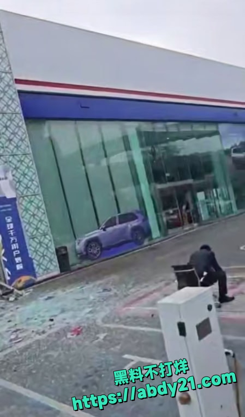 成都武侯机场高速4S店爆炸5