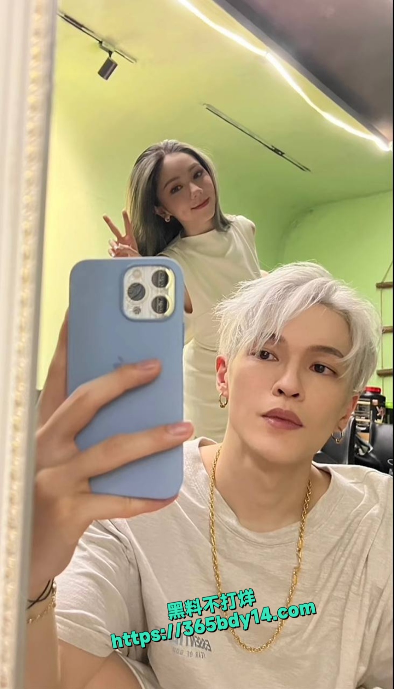 邓紫棋男友魏骏杰出轨香港女歌手林芊莹37