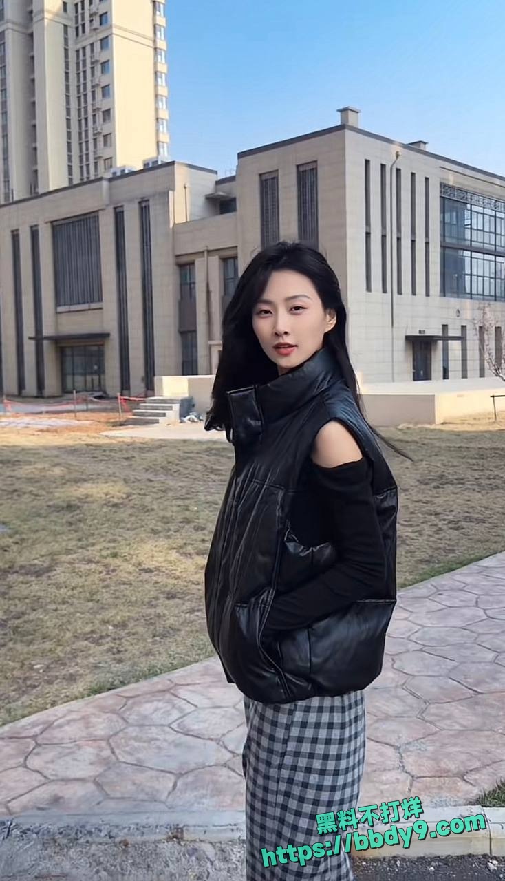 车模苏一宁为养孩子陪睡24
