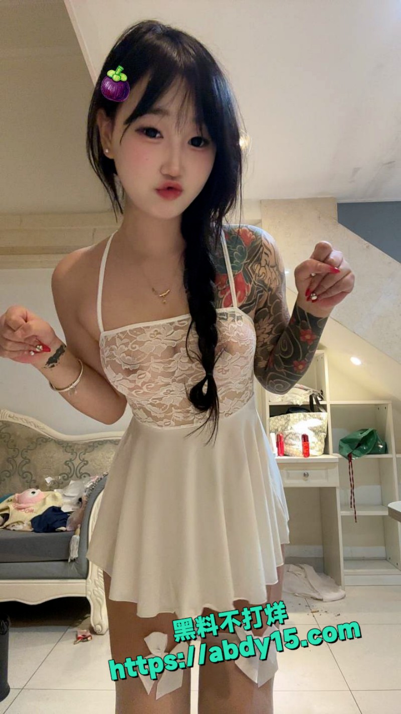 越南纹身精神小妹 9