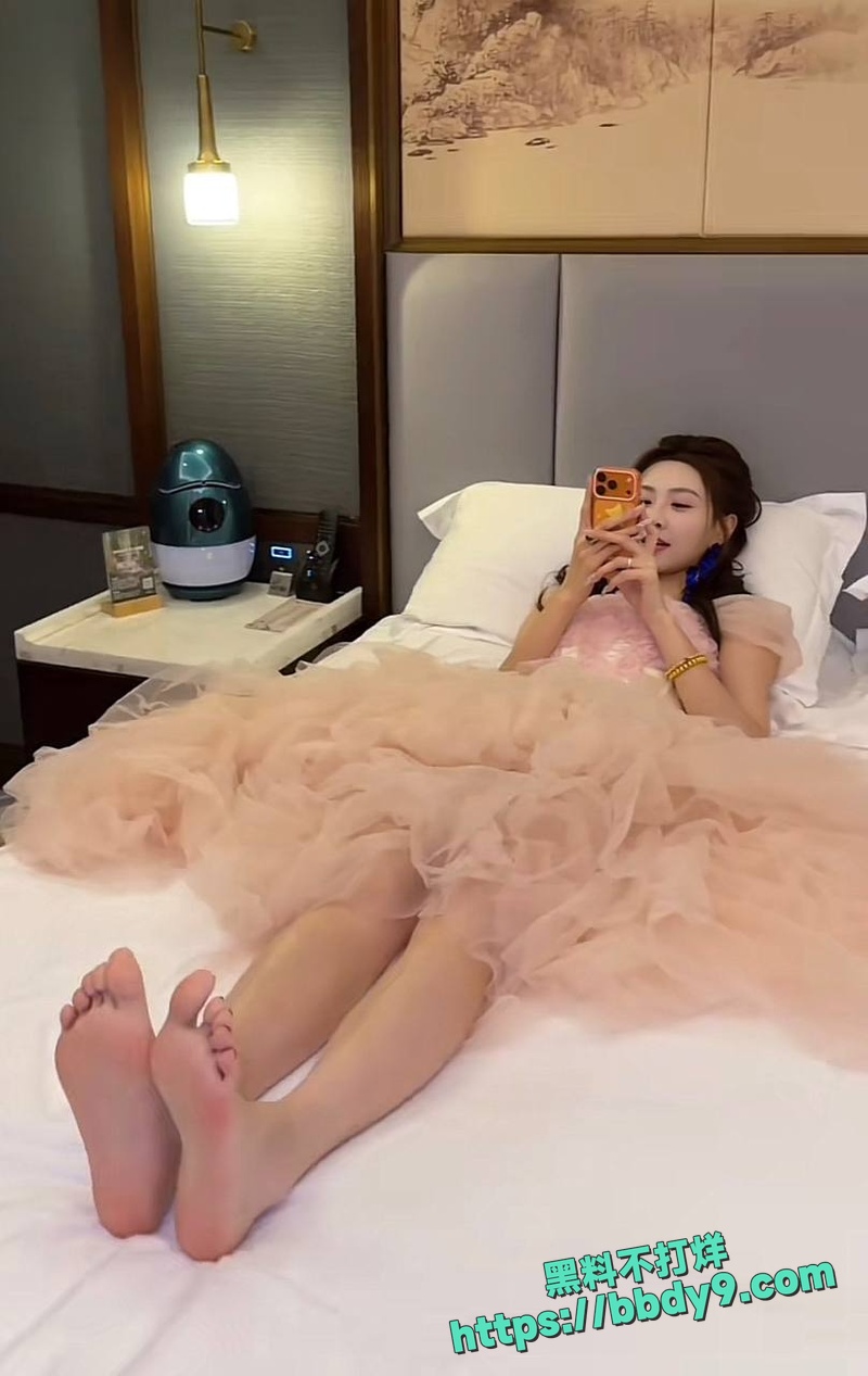 车模苏一宁为养孩子陪睡25