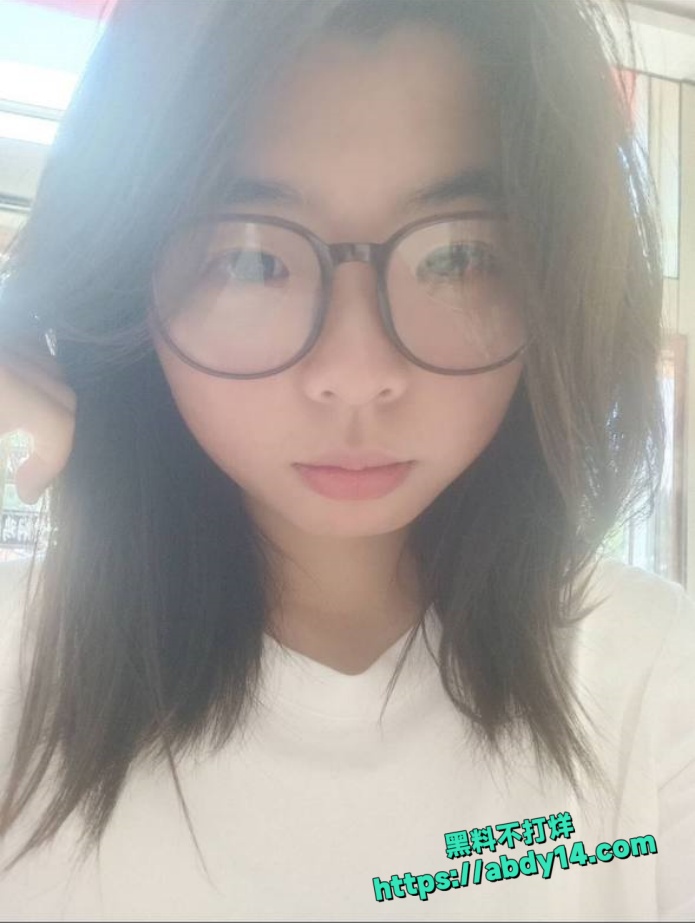江苏盐城清纯学生妹周欣怡2