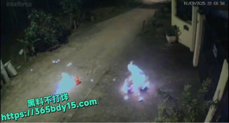 巴西男子分手后绝望自焚惨剧曝光4.