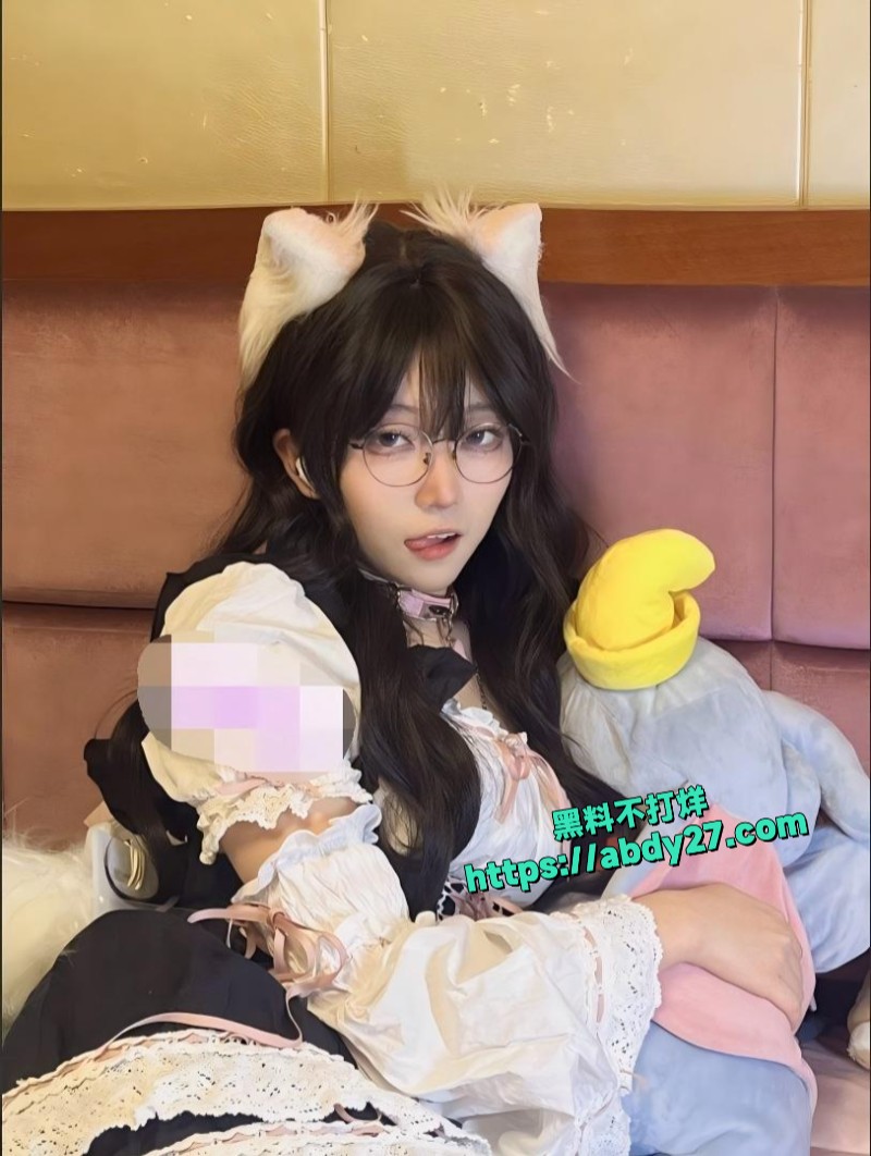 蜜桃臀反差女神虎皮折耳猫20