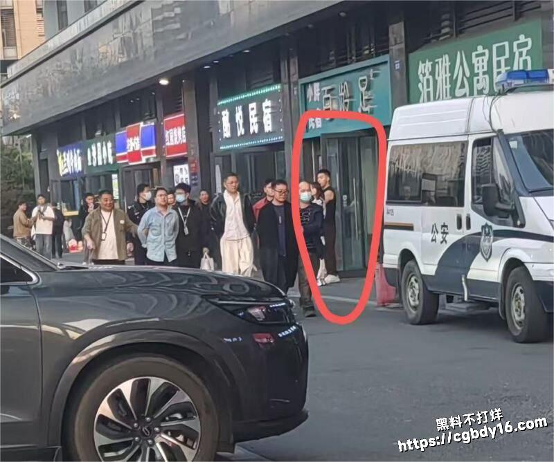 男同聚众淫乱1