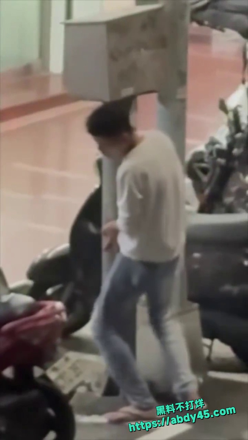 电线杆激情 4