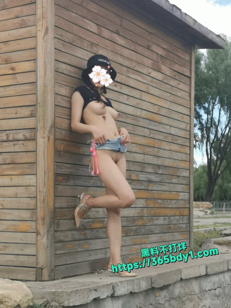 推特性感人妻尤物闹闹Style户外极限露出7