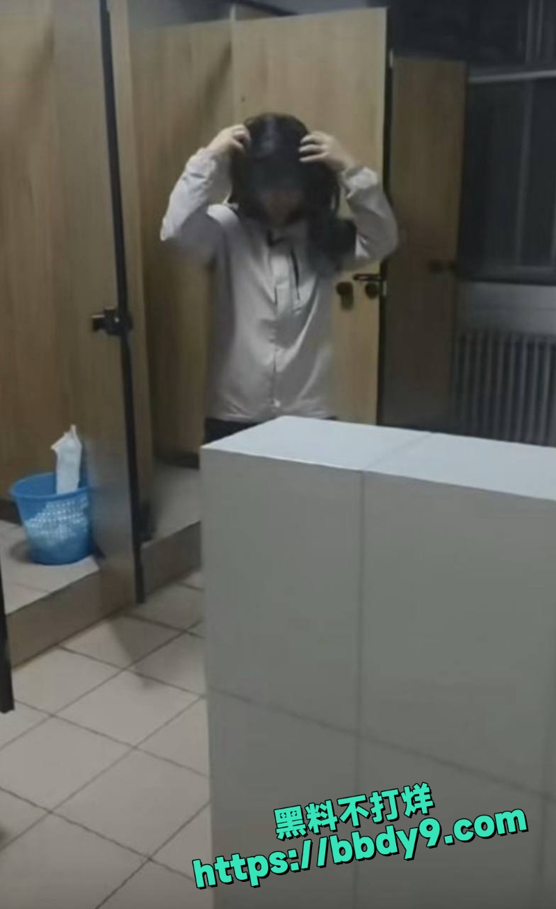 华北电力大学保定偷拍事件 3