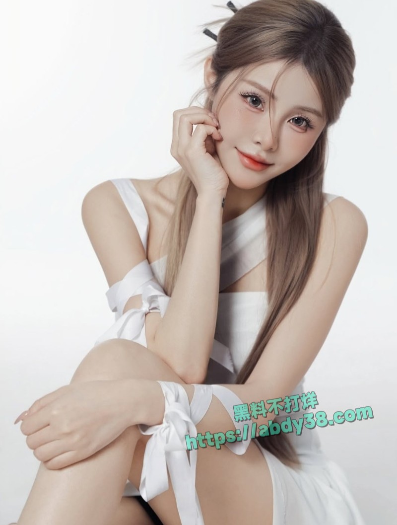 极品高颜值美肤小网美博主唐恩1