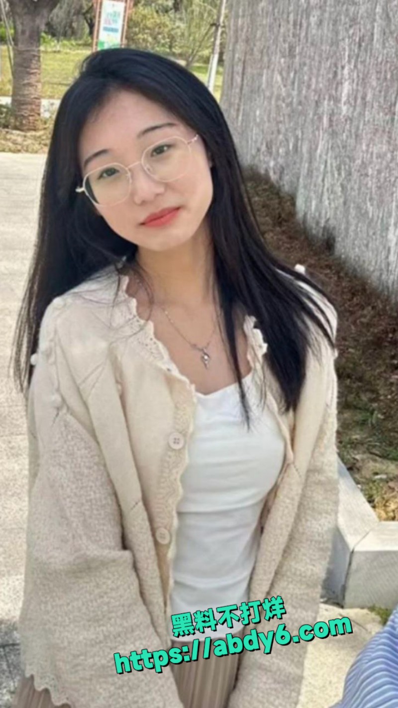 湖北科技学院女大学生 2