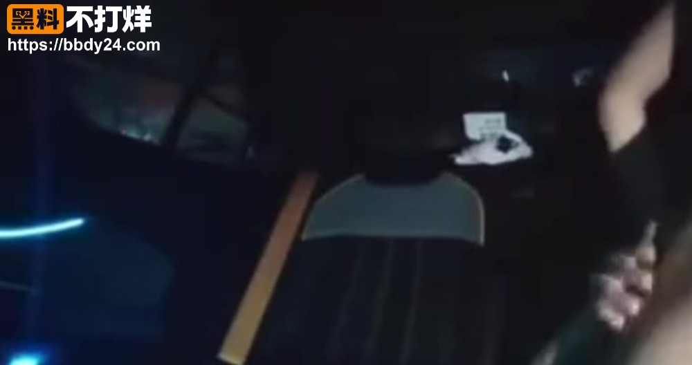 疯狂兄妹车里偷情18