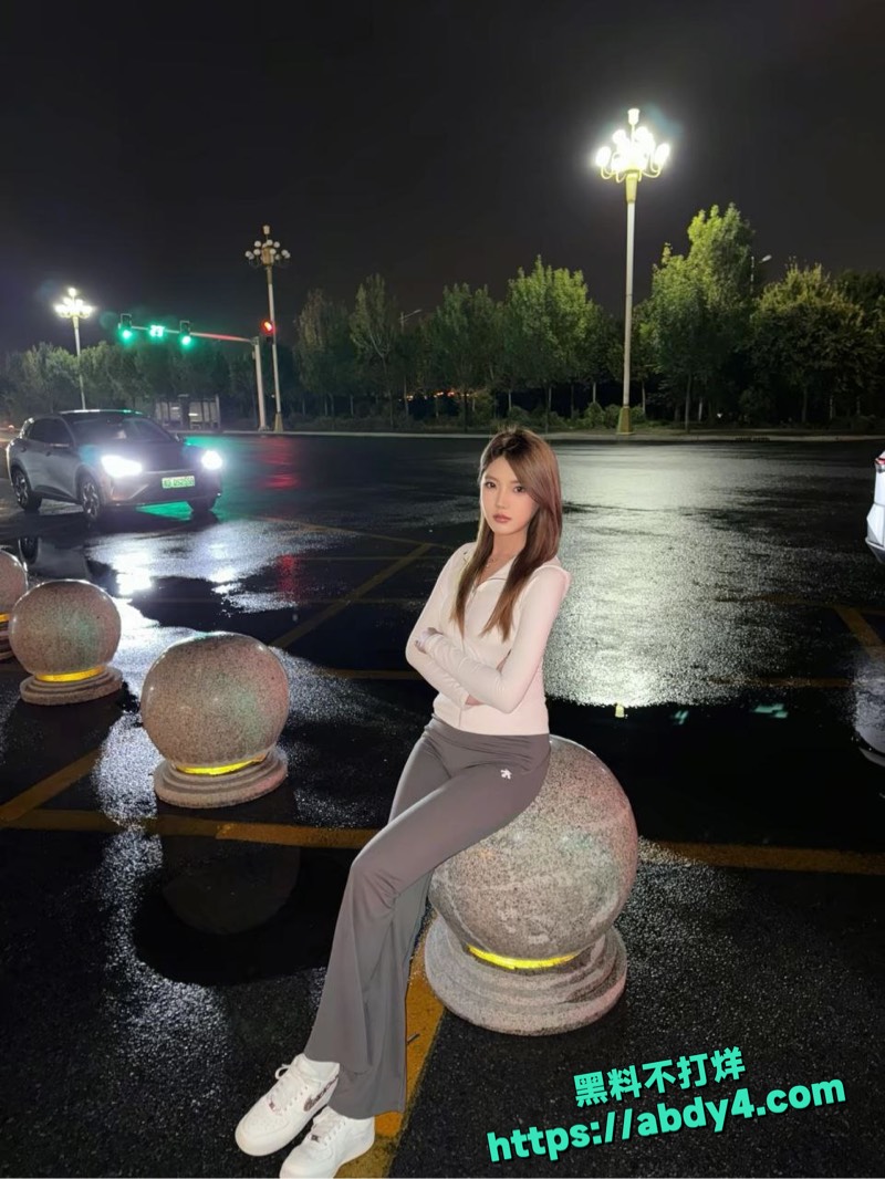 张佳瑶女大学生包养私拍5