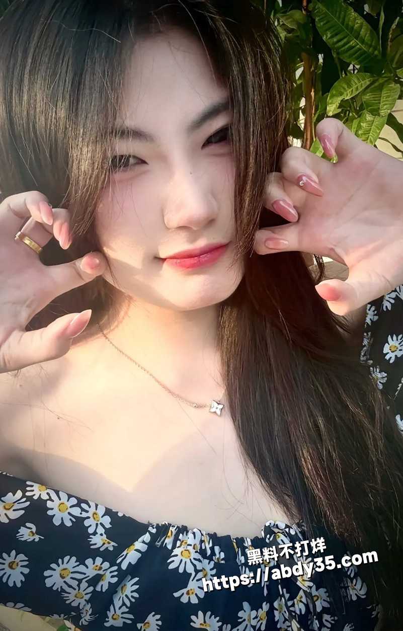 秦皇岛反差大学生.jpg12
