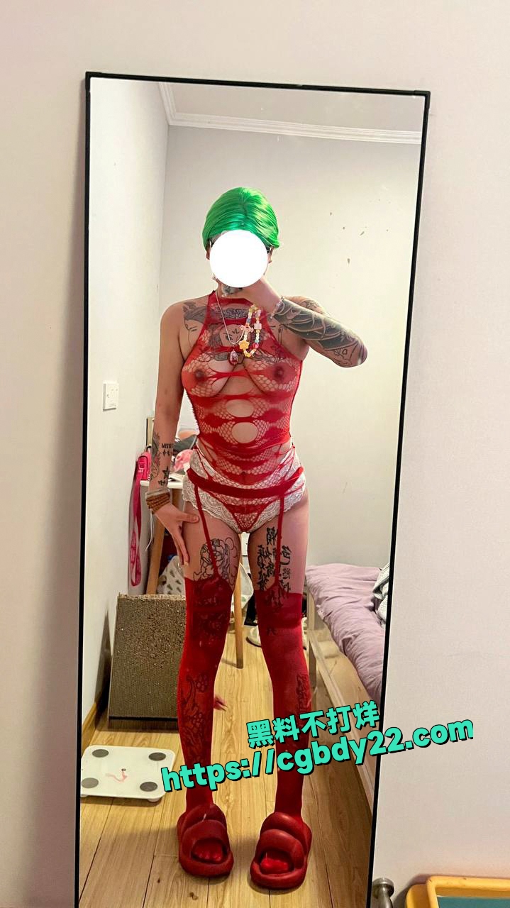 符文战士 制服调教SM忙的合不拢腿 微信与炮友交流做爱心得9