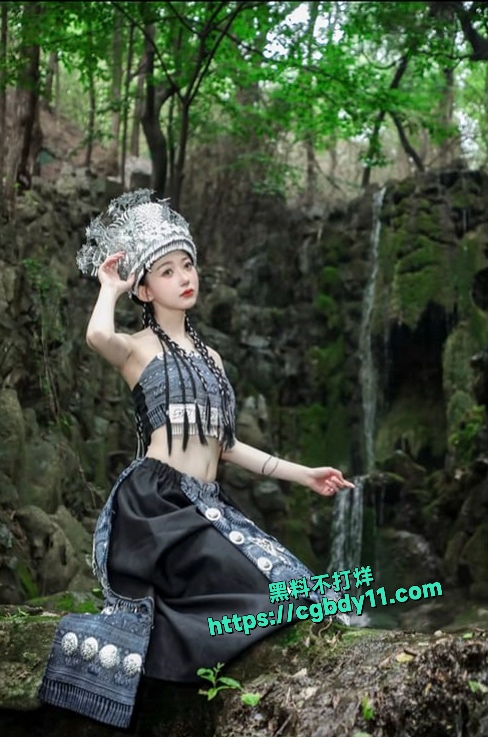 【猫小娴】极品超嫩一线天美鲍大尺度自慰6.jpg