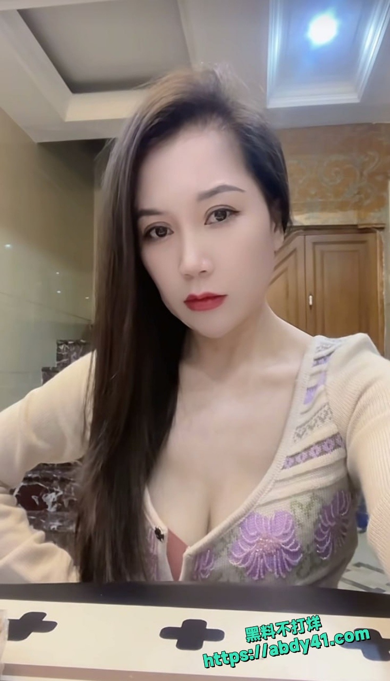抖音网红 睿睿的小马甲福利漏点骚舞 5