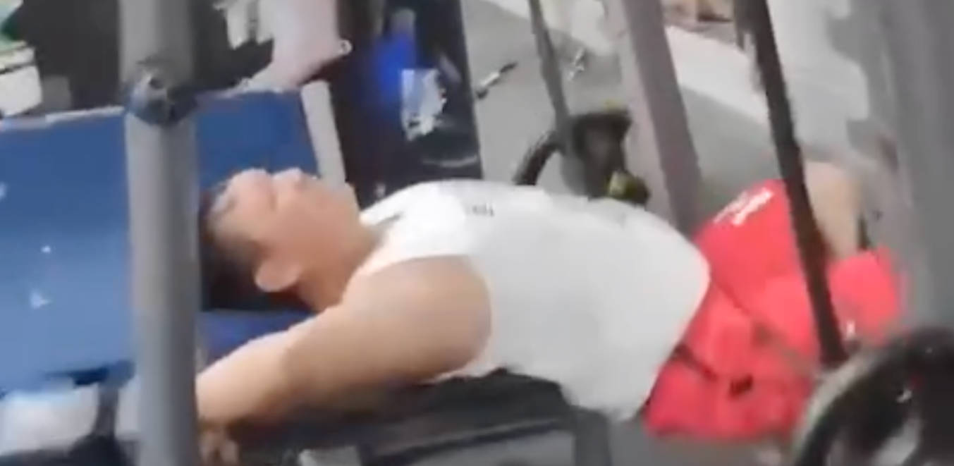 健身房腿根卧推特殊训练 练力量同时提升做爱肌群活力 性福双修太带感