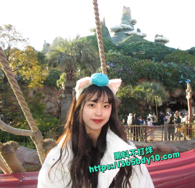 林嘉仪早期自拍给前男友的漏脸全裸自慰视频被曝光了3