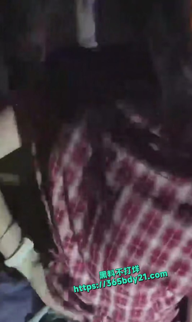 南京音乐节全裸男子街射小姐姐 4