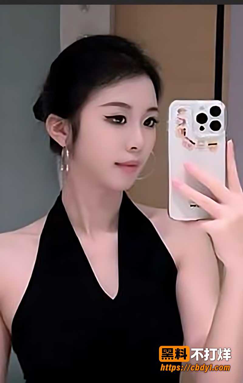 白丝妹子跨坐肉棒口活手活8