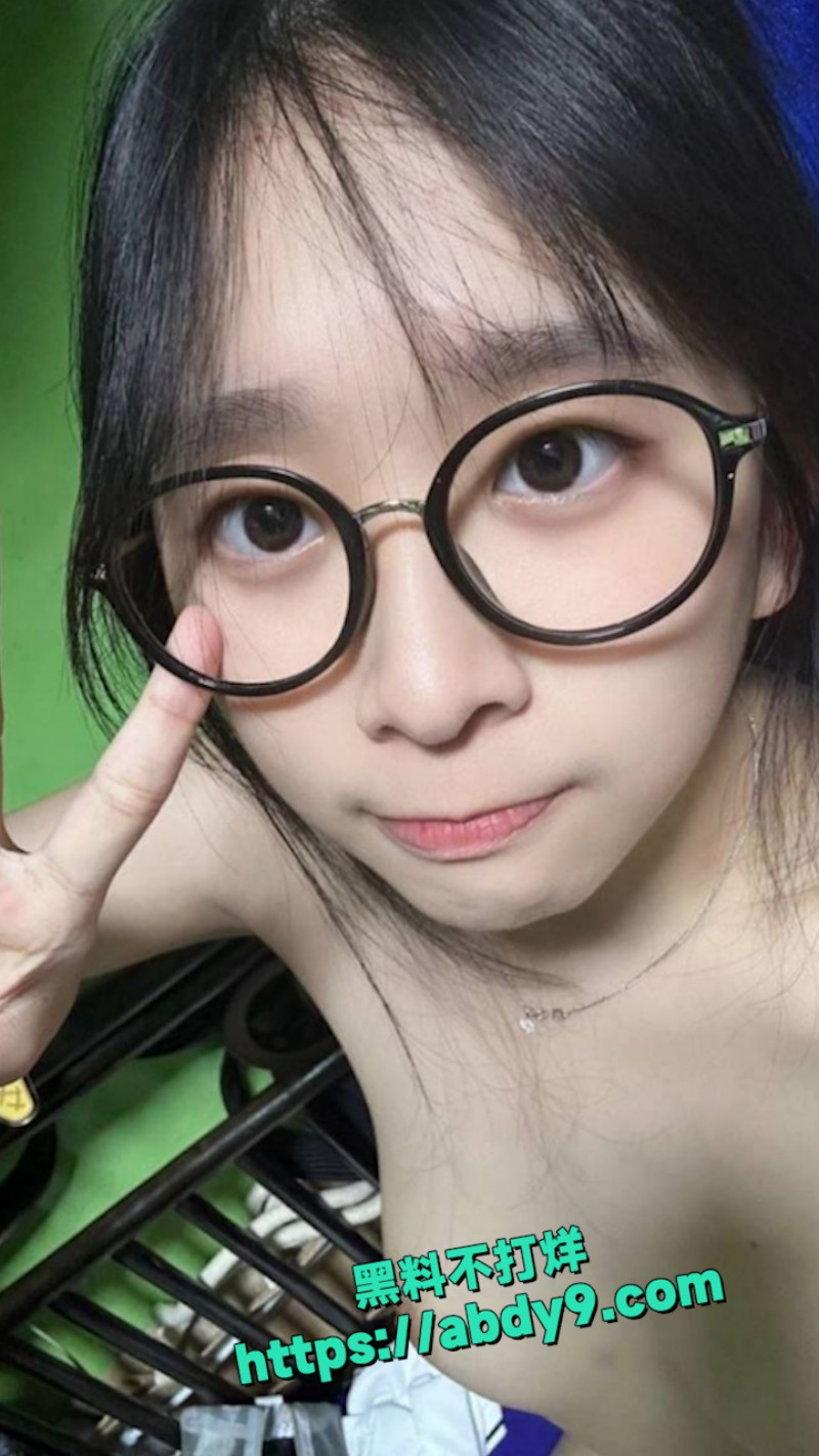 清纯女大与巨屌男友口交 12