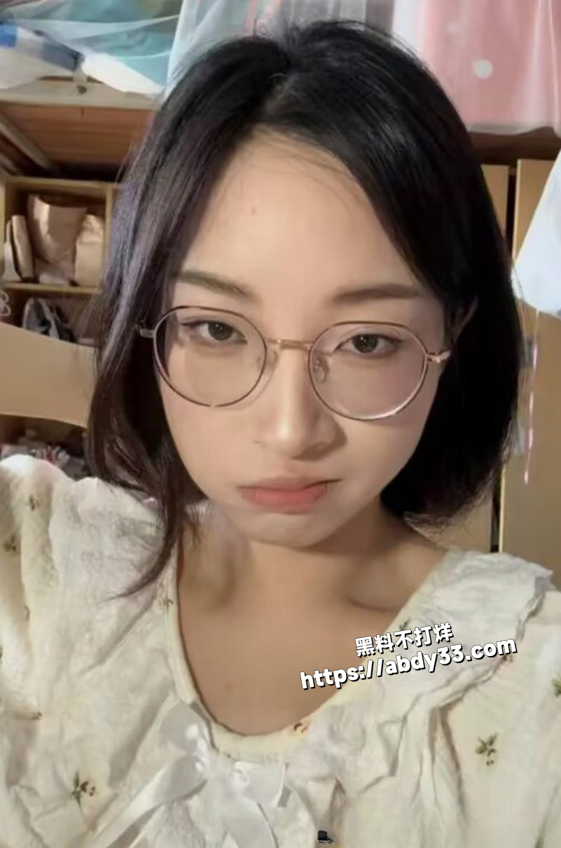 武汉大学 王梦摇5