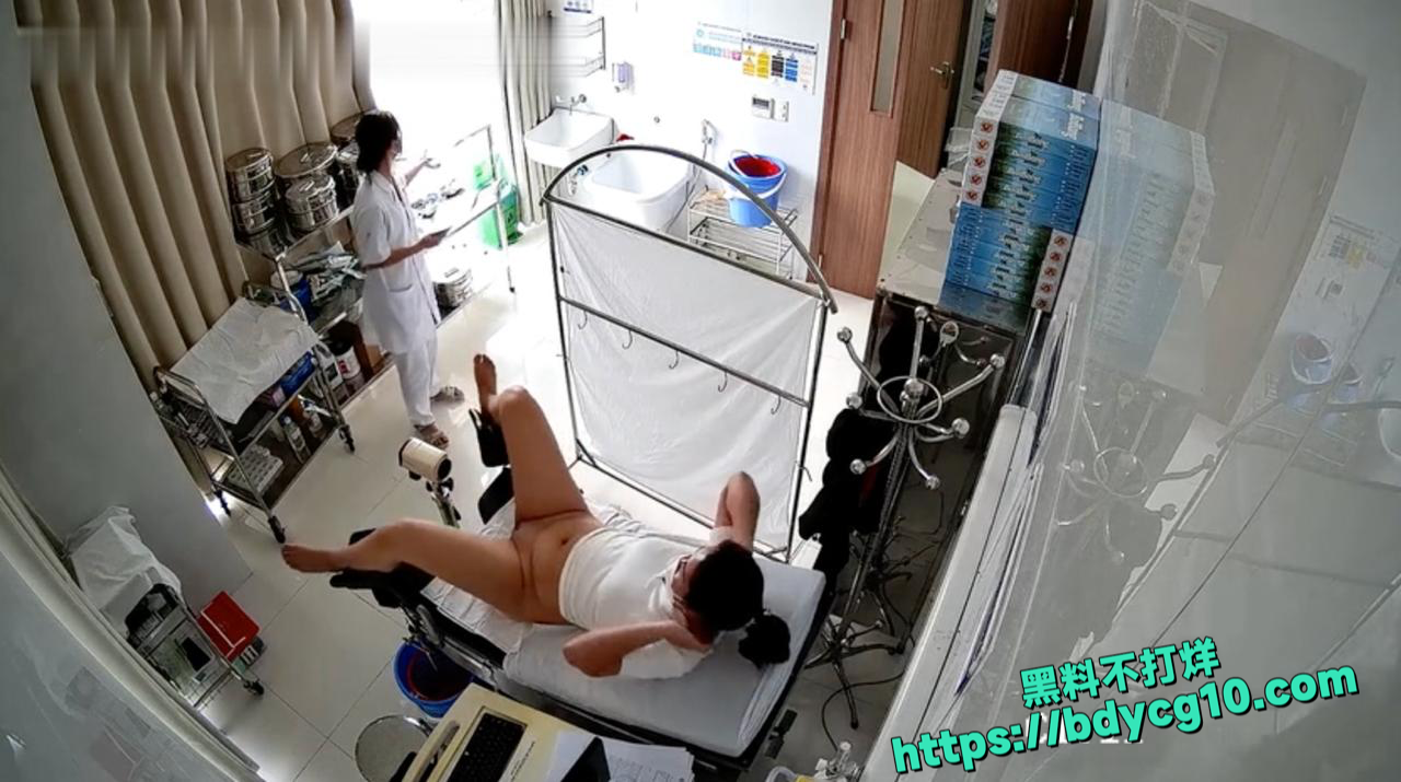 主任医师摸胸二指禅捅逼1