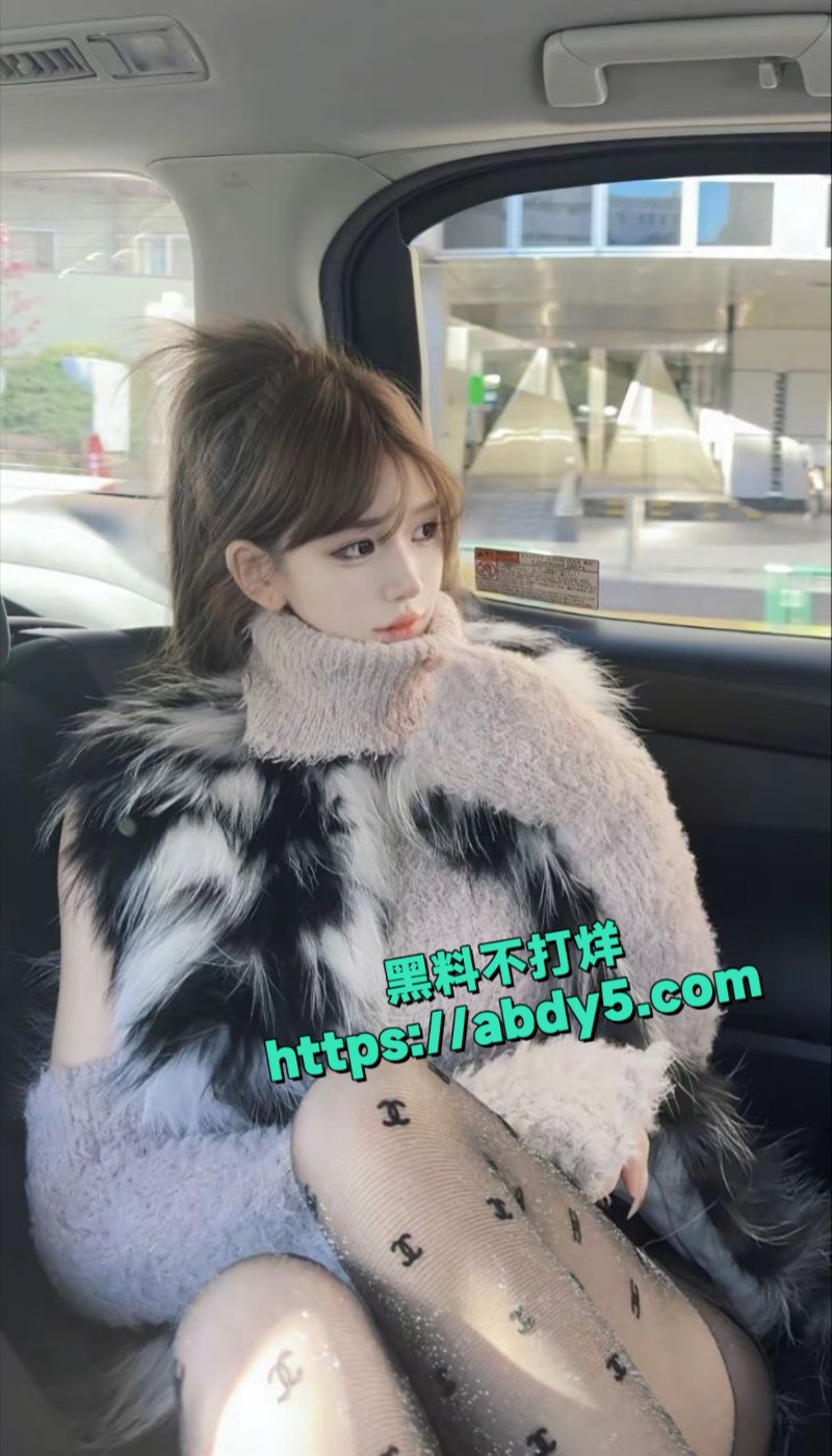 抖音80万粉丝网红呼呼zy5