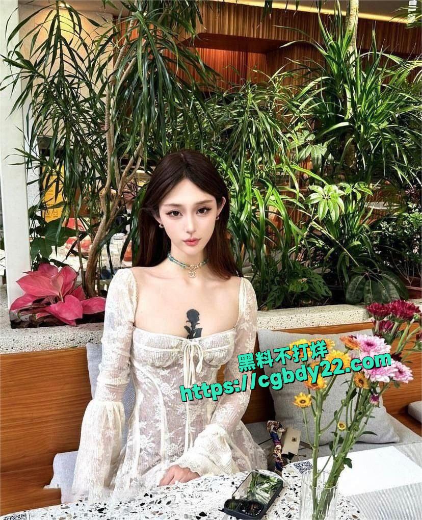超级级颜值和洋气的女大学姐1