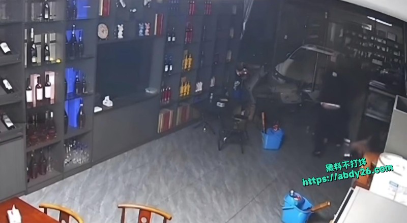 店里偷情被原配抓奸5