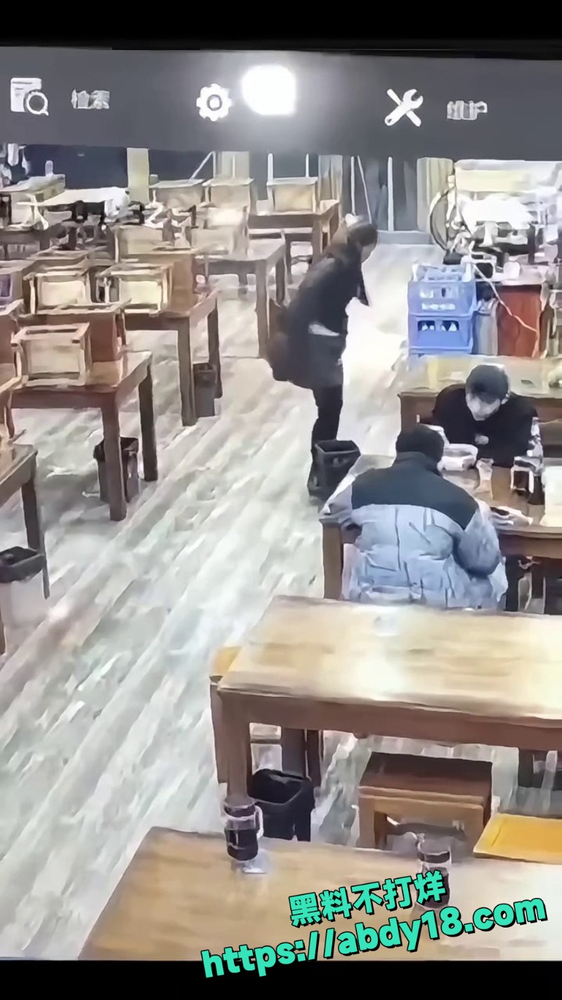 集美随地大小便不擦屁股3