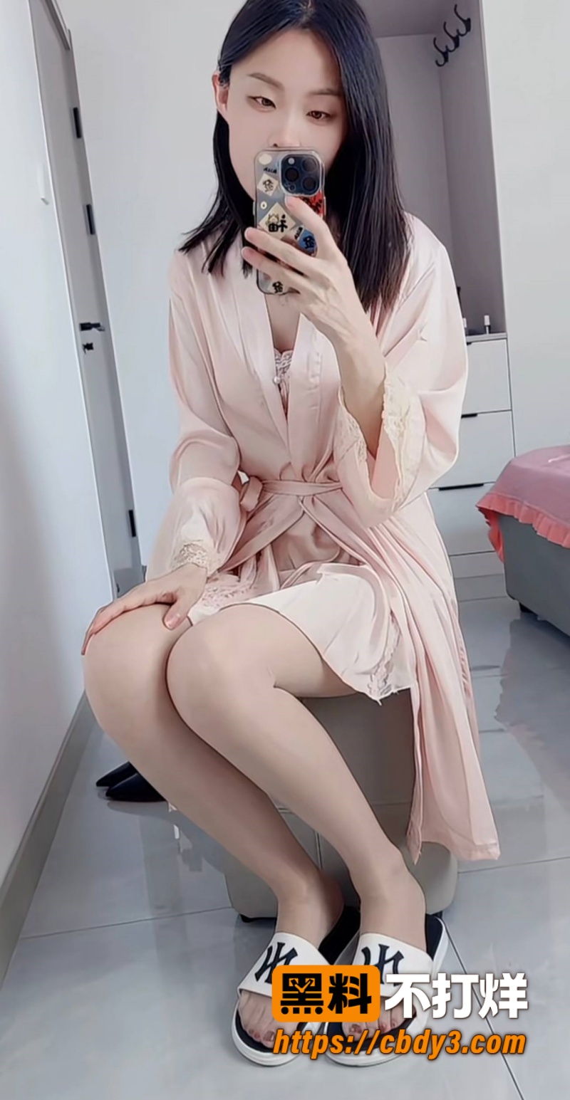 快手网红蜜桃依依下海 6