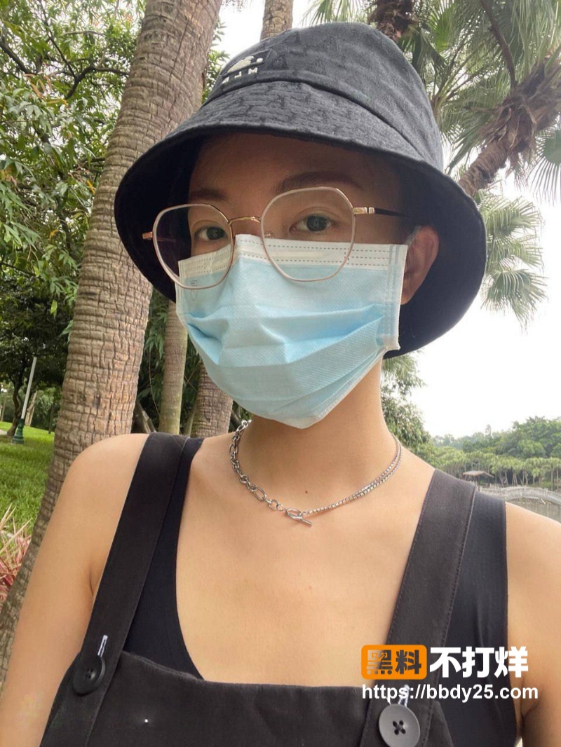 某三甲医院极品反差婊护士吴新园10