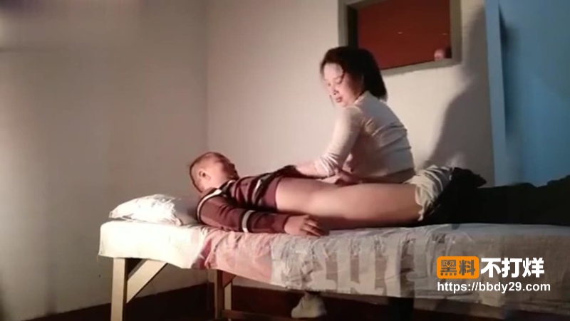 村里按摩店熟人少妇3