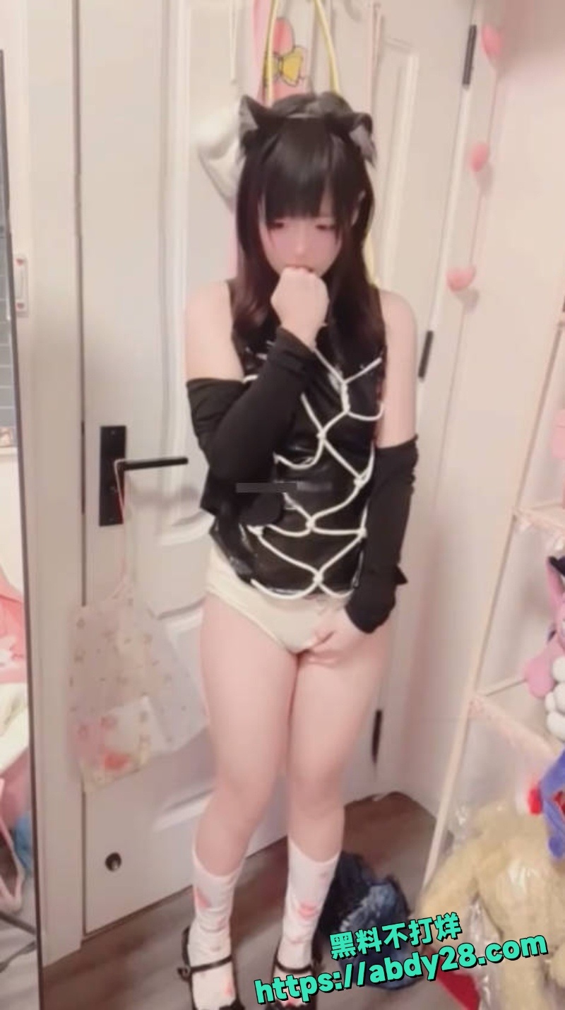 兔宝大人着急尿尿视频5