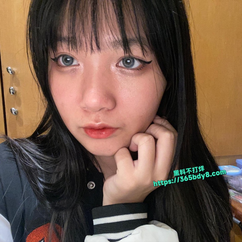 超可爱齐刘海黄语婧