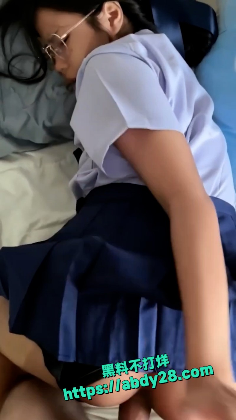 泰国极品眼镜妹 6