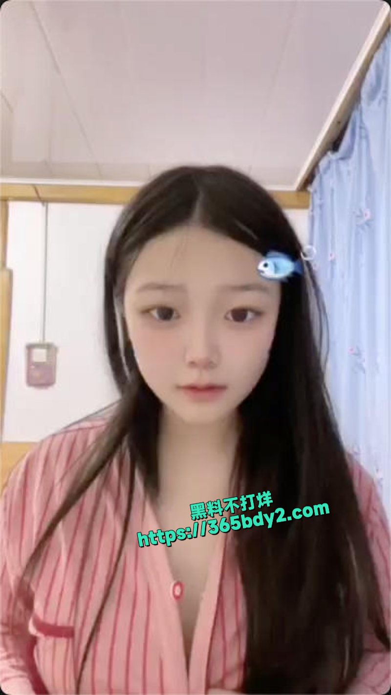 江苏徐州王佳暖拍各种自慰摸奶的视频诱惑3